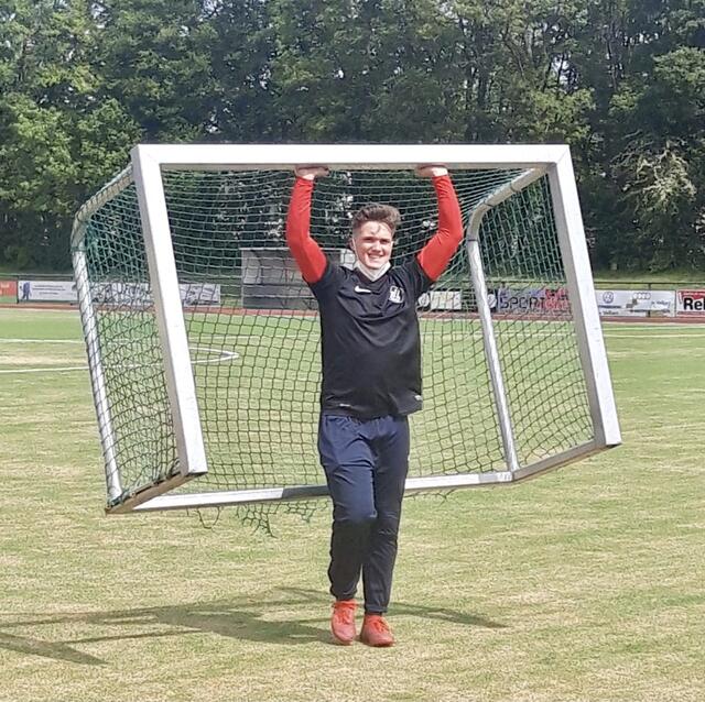 Eine willkommene Abwechslung für Groß und Klein hat die Jugendabteilung des SC Velbert, in Zusammenarbeit mit der sportlichen Leitung der 1. Mannschaft, um Chef-Trainer Peter Radojewski, organisiert. | Foto: Zur Verfügung gestellt von: SC Velbert