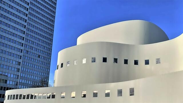 Januar 2021: Dreischeibenhaus (1960) und Schauspielhaus (1970): zwei Ikonen deutscher Nachkriegsarchitektur