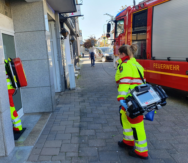 Feuerwehr Sprockhövel: Hilflose Person hinter der Tür befreit - Sprockhövel