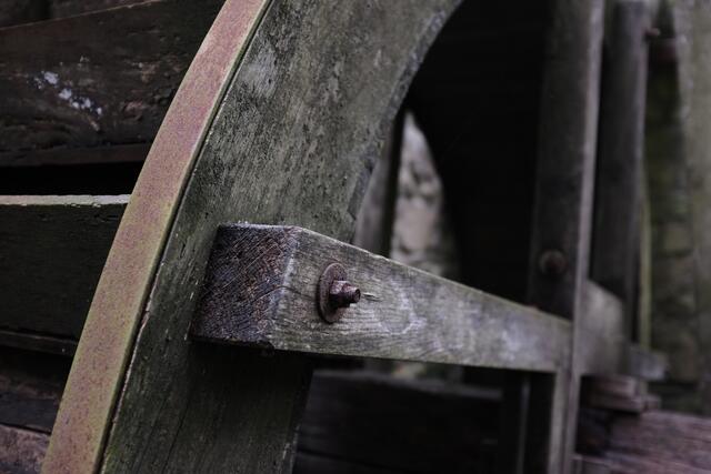 Stillstand am Wasserrad, somit kein Wasser auf der Mühle