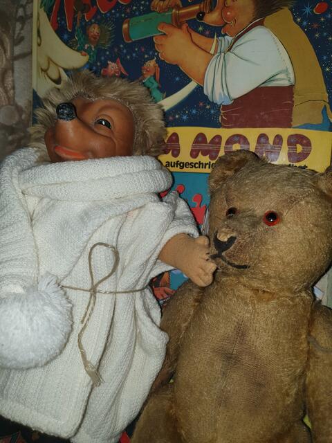 Mecki und Teddy - die anderen beiden Helden meiner Kindheit- die bis heute "überlebt" haben.