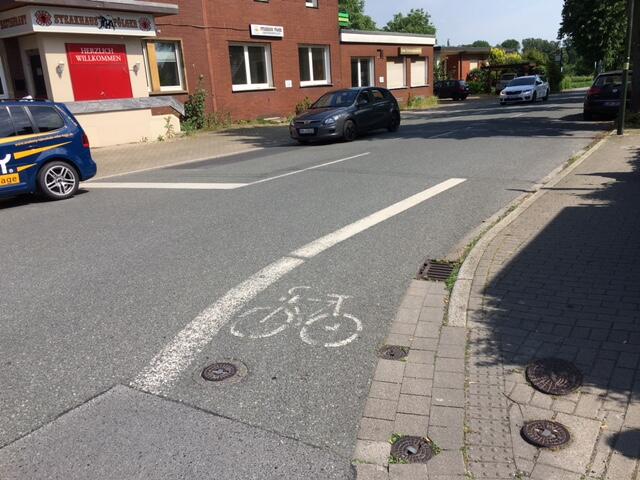 Am Abzweig Münsterstraße werden die Radler auf die Hüttenallee geleitet, wo aktuell Tempo 50 km/h gilt. Foto: GFL