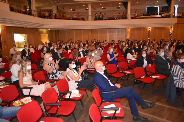 Nur jeder zweite Platz im Bürgerhaus konnte besetzt werden. | Foto: Dirk Kleinwegen