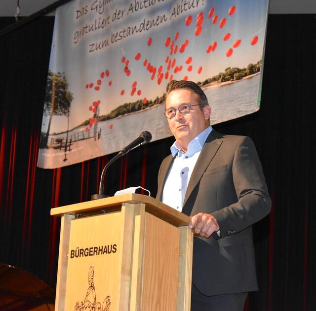 Es kommt selten vor, dass sich Vertreter der Elternschaft freiwillig zu einer Rede meldet: Frank Schenk. | Foto: Dirk Kleinwegen