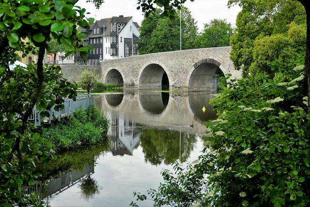 Blick auf die Lahnbrücke