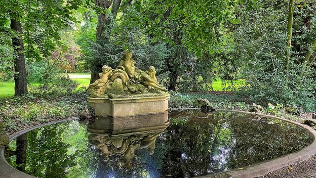 Gustav Rutz:  Düsselnixe, Quelle (1895) an der Hauptachse | Foto: © Margot Klütsch