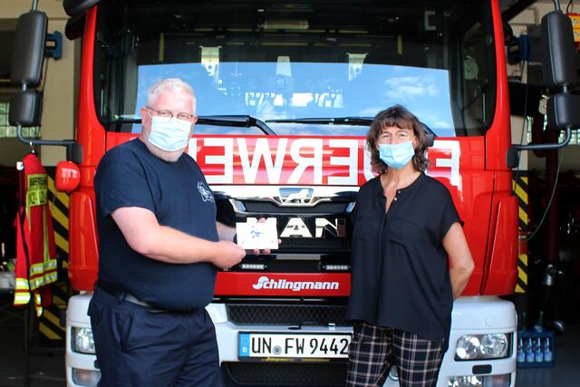 Foto  © Jürgen Thoms - Aus der Serie: Unterwegs   bei der Jugendfeuerwehr in Unna-Massen -  Jugendwart Bernd Tepe  und Renate Nick