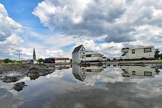 *Wolkenverhangener Himmel über dem Hafen*🚢 ⚓️ ☁️
- Foto/ Copyright: Birgit Leimann - Münster in Bildern 📷 