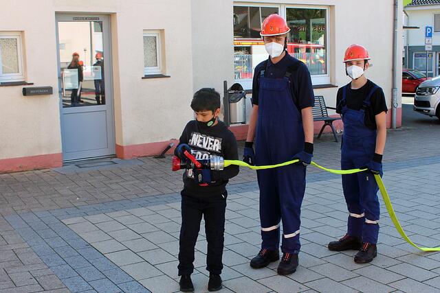 Foto  © Jürgen Thoms - Aus der Serie: Unterwegs mit Renate Nick bei der Jugendfeuerwehr in Unna-Massen 