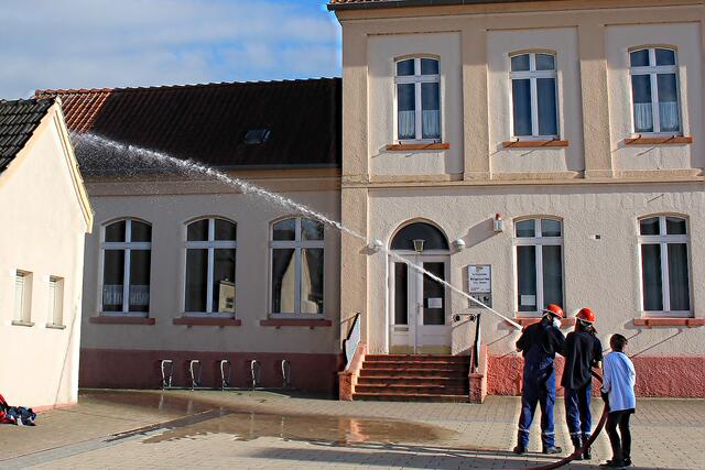 Foto  © Jürgen Thoms - Aus der Serie: Unterwegs mit Renate Nick bei der Jugendfeuerwehr in Unna-Massen 
