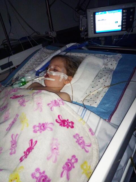 Vier Tage lang lag Celina auf der Intensivstation einer Duisburger Unfallklinik im Koma.