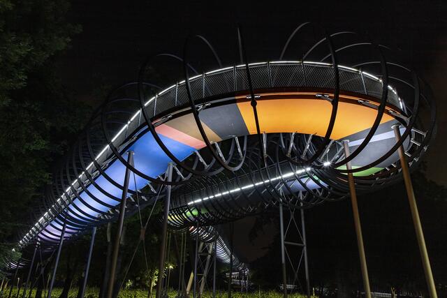 Slinky Springs to Fame Brücke in Oberhausen