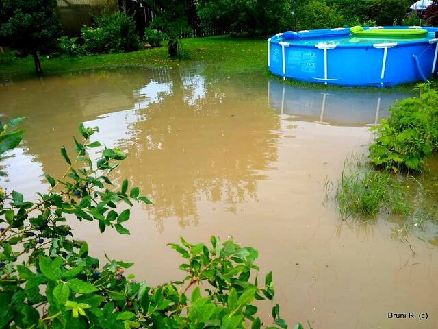 Swimming-Pool, oder "Moorbad"?!?