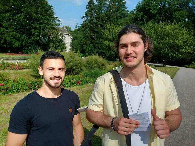 v.l. Die Peers Mahmoud El-Door und Ersin Erbagci im Stadtgarten. Foto: Stadt Bottrop