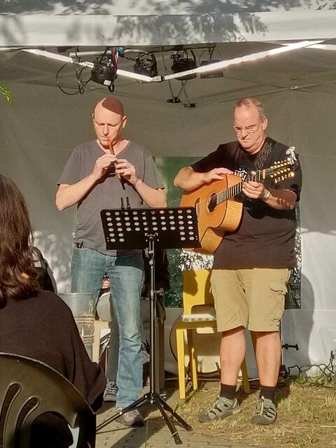 sehr gute, passende musikalische Unterhaltung....