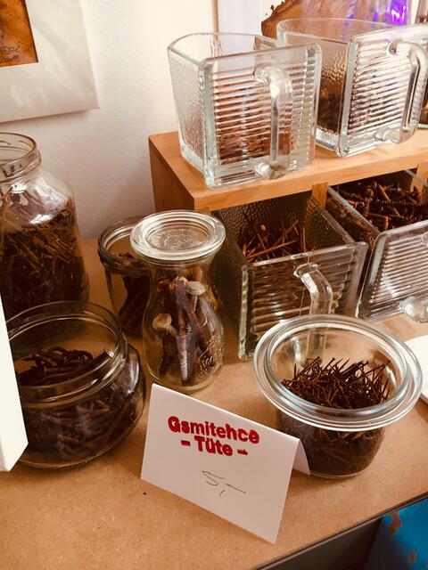 "Gsmitehce Tüte" im #Kunstkiosk2021 von Klaus Wiesel in der RUHR GALLERY MÜLHEIM