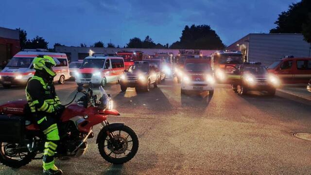 Die Bezirksbereitschaft DO / EN rückt in das Krisengebiet Kreis Euskirchen aus. | Foto: Kreisfeuerwehrverband EN