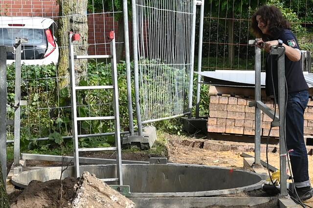 Über 600 Menschen im Dorstener Ortsteil Altendorf-Ulfkotte mussten am Mittwochnachmittag ihre Häuser verlassen. Grund: Eine Bombe aus dem Zweiten Weltkrieg wird am frühen Abend in Altendorf-Ulfkotte gesprengt.  | Foto: Bludau