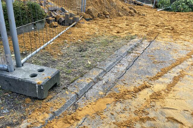 Über 600 Menschen im Dorstener Ortsteil Altendorf-Ulfkotte mussten am Mittwochnachmittag ihre Häuser verlassen. Grund: Eine Bombe aus dem Zweiten Weltkrieg wird am frühen Abend in Altendorf-Ulfkotte gesprengt.  | Foto: Bludau