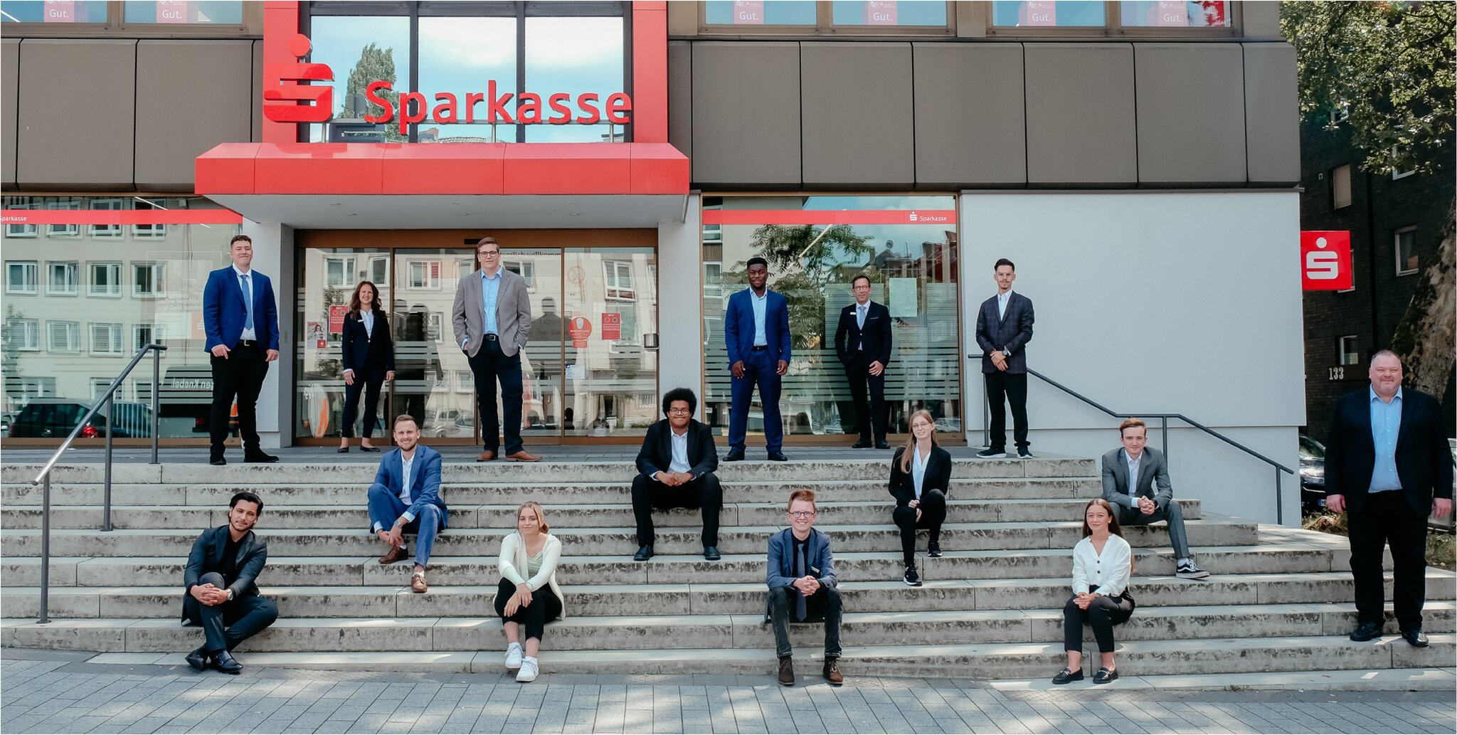 Sparkasse heißt neue Azubis willkommen Am 02. August begann für zwölf