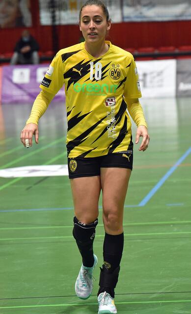 Johanna Stockschläder vom BVB, die von Andre Fuhr als die Nummer eins notiert wurde, während Herbert Müller, Tessa Bremmer und die Handballwoche für Bo van Wetering votierten...
Platz 2, internationale Klasse also für Johanna Stockschläder.
FotoArchiv Merkel+Merkel