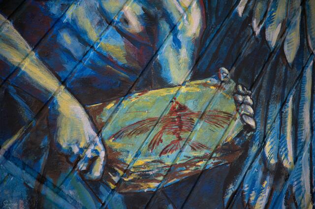 "Das Fossil stellt einen erfundenen tropischen Fisch dar. Es repräsentiert nicht den Verfall der Natur. Es repräsentiert den Verfall menschlicher Erwartungen, menschlicher Anmaßung, aber auch unseres einfachen Lebens, unserer ehrlichen Gefühle. (...)"
#streetart #streetarphotography #art #streetartartist #graffit #graffitiphotogrphy #mural #stadtmarketing #krefelderperspektivwechsel #seidenweberhaus #fabiomariafedele #samarablue #samarabluephotoart #samarablueurbexart #dowhatyoulove #urbanart #urbanartphotography | Foto: Samara Blue