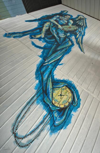 Gar nicht so einfach, das Bild korrekt zu fotografieren. Mithilfe dieser extremen Perspektive möchte ich die Dringlichkeit der verrinnenden Zeit für einen Moment in den Vordergrund stellen.
#streetart #streetarphotography #art #streetartartist #graffit #graffitiphotogrphy #mural #stadtmarketing #krefelderperspektivwechsel #seidenweberhaus #fabiomariafedele #samarablue #samarabluephotoart #samarablueurbexart #dowhatyoulove #urbanart #urbanartphotography | Foto: Samara Blue