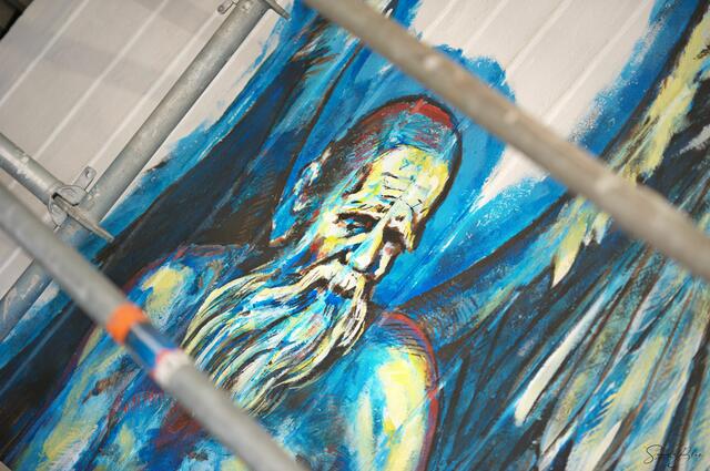 4. Maltag
Also habe ich nach dem Event den Künstler selbst gefragt. Die Antwort findet Ihr in den Künstlerinformationen. Danke Fabio :-).
#streetart #streetarphotography #art #streetartartist #graffit #graffitiphotogrphy #mural #stadtmarketing #krefelderperspektivwechsel #seidenweberhaus #fabiomariafedele #samarablue #samarabluephotoart #samarablueurbexart #dowhatyoulove #urbanart #urbanartphotography | Foto: Samara Blue