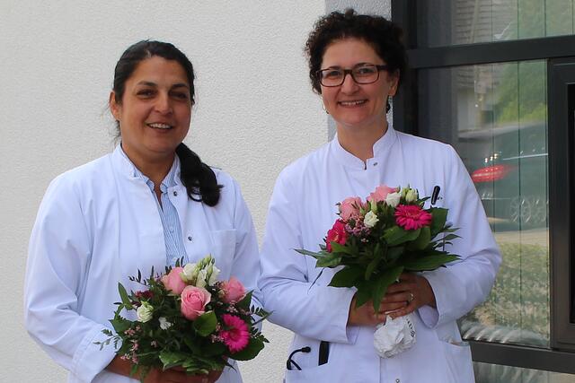 Foto © Jürgen Thoms  - Aus der Serie: Verstärkung der Praxis für Allgemeinmedizin von Dr. med. Thomas Huth -  Ärztin für Allgemeinmedizin Frau Gamze Yörük, Fachärztin für Allgemeinmedizin  Frau Dr. med. Elisavet Athanasiou-Weier