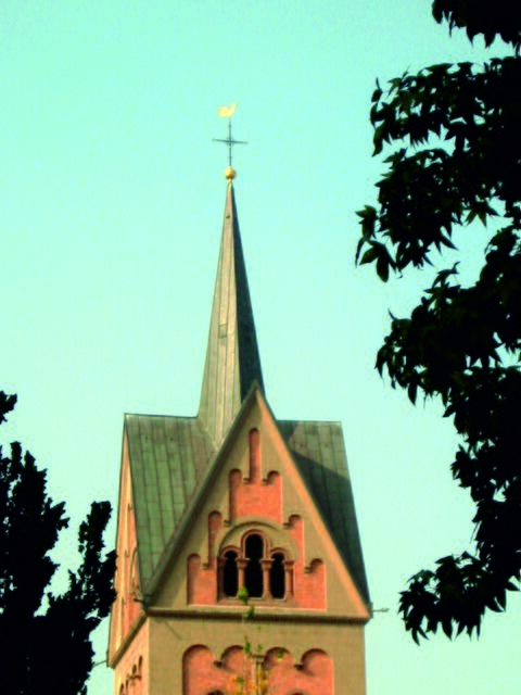 1967 wurde der Kirchverturm verkürzt und erhielt sein heutiges Aussehen.