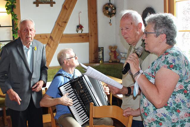 Foto  © Jürgen Thoms - Sommerfest 2021 des Parkinson Forums Unna e.V. im Landhaus Püttmann 