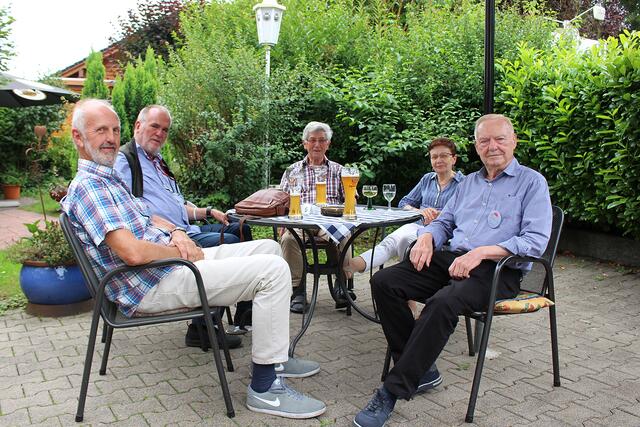 Foto  © Jürgen Thoms - Sommerfest 2021 des Parkinson Forums Unna e.V. im Landhaus Püttmann 