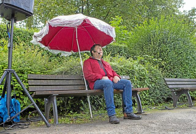 Bankgeheimnisse Geschichten-Erzählerei durch  Schauspieler Francesco Russo, in der Schweiz geborener Sohn italienisches Auswanderer. | Foto: Fotos: Georg Lukas
