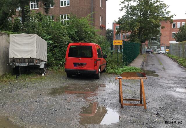Blick zur Münsterstraße aus dem Innenhof; es hatte kurz zuvor reichlich Regen gegeben!