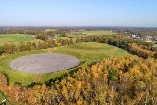 Festarena mit Hüfelbauwerk auf Fürst Leopold. | Foto: Stachelhaus