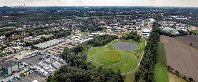 Schrägluftbild Arena mit Standort Fürst Lepold im Hntergrund. | Foto: Stachelhaus