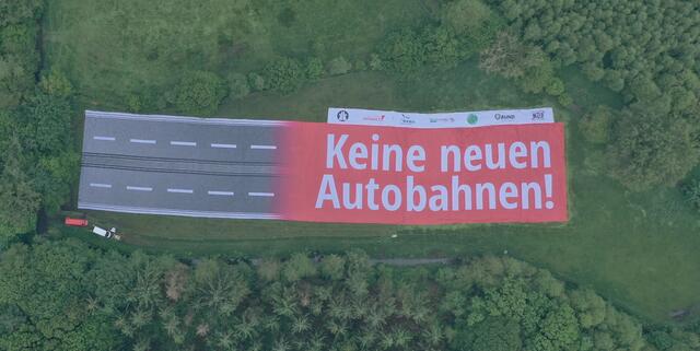 Ein 160 Meter langes und 30 Meter breites Transparent wird am 19. September über die Landschaft gespannt. Foto: Marco Heinig