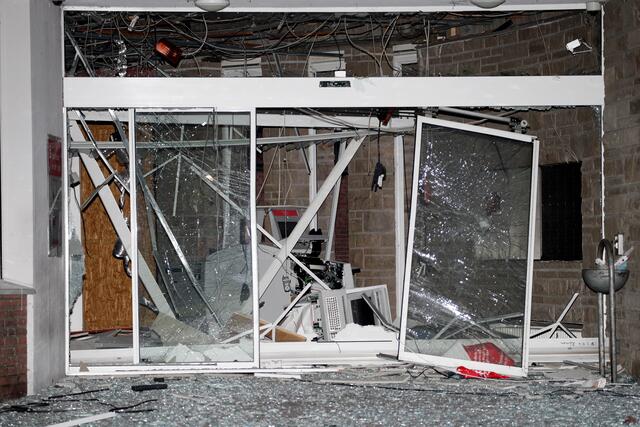 Die Schäden am Gebäude sind enorm, der Wiederaufbau dauert vermutlich Wochen. | Foto: Magalski