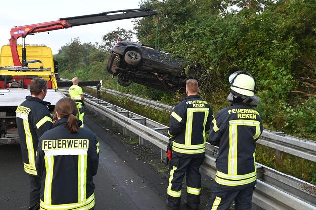 Am frühen Sonntagmorgen (12. September 2021) kam es auf der A 31 bei Lembeck zu einem schweren Verkehrsunfall. | Foto: Bludau
