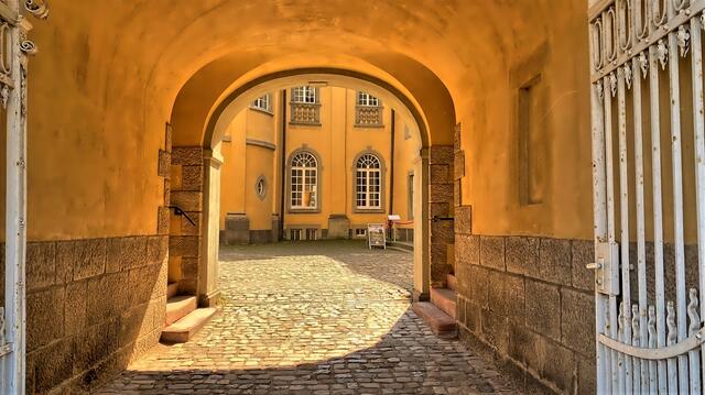 Blick in den Innenhof des Hochschlosses