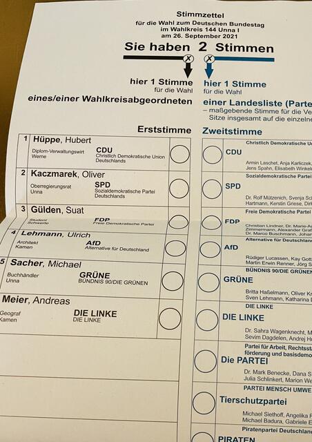 Im Vergleich zur Kommunalwahl im letzten Jahr sind bis zur Mittagszeit diesmal weniger Bürger ins Wahllokal gegangen. Foto: Anja Jungvogel