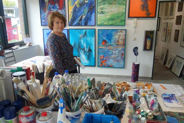 Barbara Grave in ihrem Atelier.