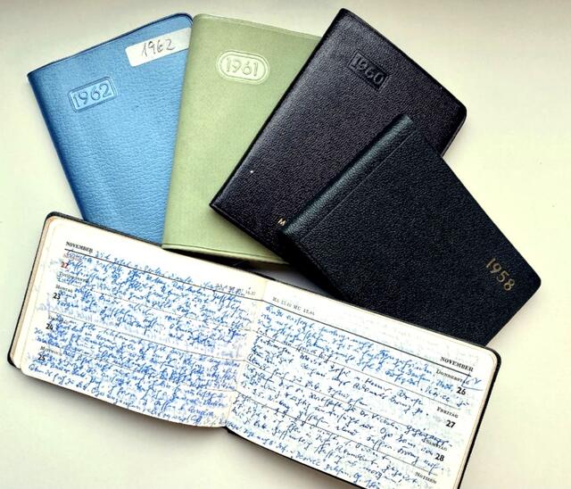 Tagebucheintragungen der Mutter Rosemarie Pohl: Dort steht zwar in keiner Zeile etwas über Adolf Eichmann geschrieben. Dennoch hat die Ehefrau Treffen mit Gerhard Klammer, der Argentinien gelebt und Eichmann identifiziert hatte, in diesen Büchern dokumentiert. Foto: privat (Quelle Süddeutsche Zeitung)