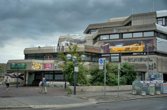Fertig ...
... und mal im Überblick betrachtet.

Complete ...
... and a look at the rest of the way. | Foto: Samara Blue Urbex Art