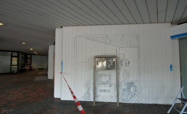 1. Maltag
So ziemlich mein erstes Bild von diesem Event. Viel ist noch nicht zu erkennen. Also mal abwarten ...

1st painting day
Pretty much my first picture from this event. Not much can be seen yet. So wait and see ... | Foto: Samara Blue Urbex Art