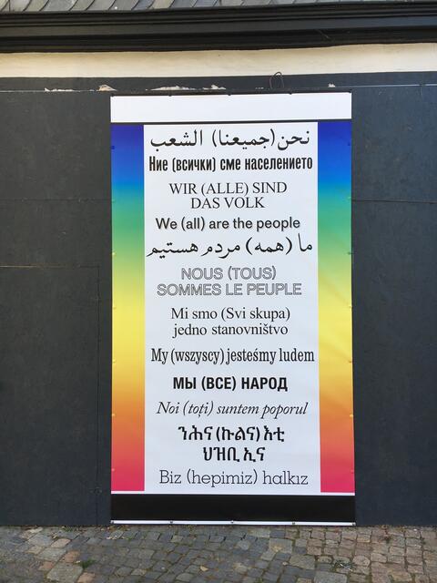 Kaiserringträger 2020 Hans Haacke mit seinem Thema "WIR (ALLE) SIND DAS VOLK" - Plakat in der Stadt Goslar | Foto: Gunter Finck, Mülheimer Kunstverein KKRR