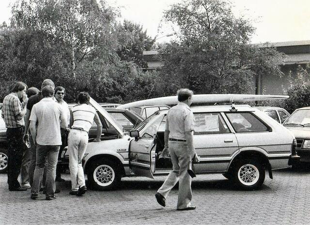 „Fachsimpeln“ gehörte bei Tagen der offenen Tür und anderen Veranstaltungen immer mit dazu.
Foto: Archiv Wingenter

