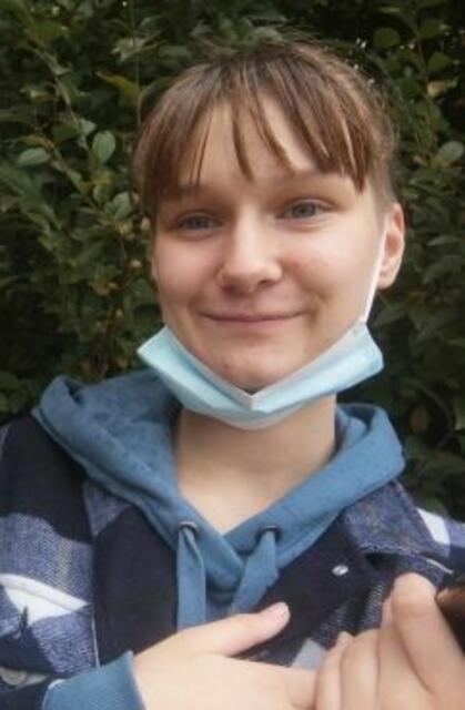 Die Vermisste Vivien K. ist seit dem 20. Oktober aus einem Mädchenwohnheim in Ennepetal abgängig. Zuletzt wurde sie in Wuppertal-Oberbarmen gegen 15 Uhr in einer Eisdiele gesehen.