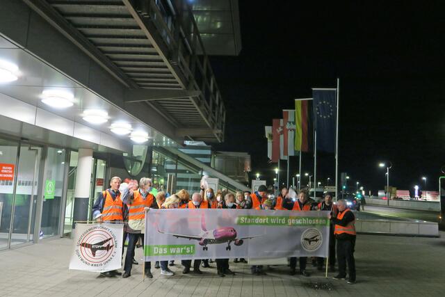 Vor dem Terminal. | Foto: SGF/Schwalgin