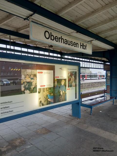 Nächste Station "OBERHAUSEN HbF" ...Sie haben folgende Anschlüsse ....